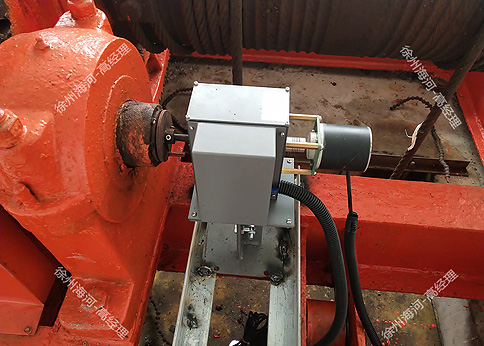 閘位計(jì)與閘門機(jī)械限位開(kāi)關(guān)同軸連接成一體